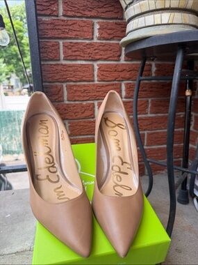 Sam Edelman Tan Pointed-Toe Leather Pumps